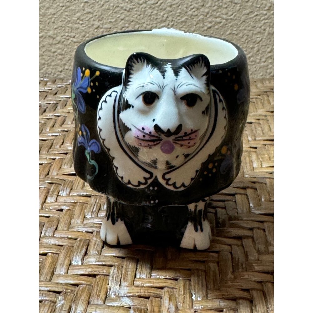 Vintage 1993 Tom Hatton Cat Shaped Ceramic Mug With Floral Design